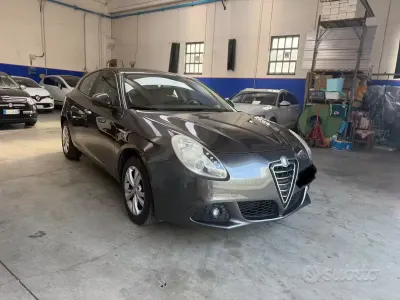 Usata Alfa Romeo Giulietta 120 CV (88 kW) 2010 Grigio Utilitaria