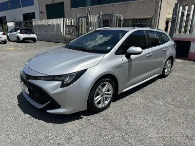 Usata Toyota Corolla 98 CV (72 kW) 2019 Grigio Station wagon