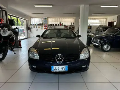 Usata Mercedes SLK200 163 CV (119 kW) 2004 Blu/azzurro Cabrio