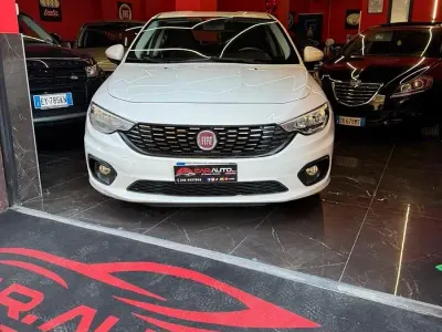 Usata Fiat Tipo Lounge 120 CV (88 kW) 2017 Bianco Berlina
