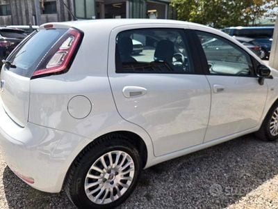 Usata Fiat Grande Punto 75 CV (55 kW) 2013 Bianco Utilitaria