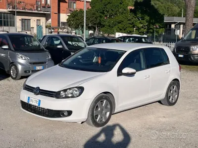 Begagnad VW Golf VI 105 HK (77 kW) 2011 Vit Halvkombi