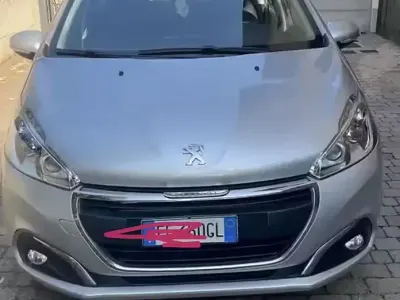 Usata Peugeot 208 82 CV (60 kW) 2016 Grigio Utilitaria