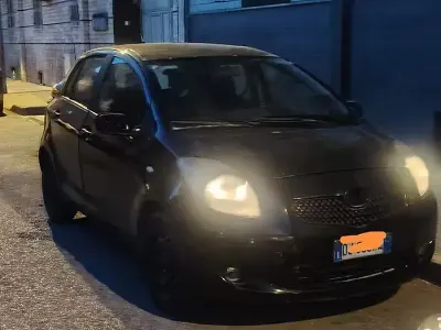 Usata Toyota Yaris Sol 87 CV (63 kW) 2007 Nero Utilitaria