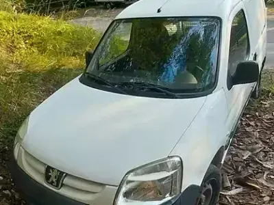 Usata Peugeot Partner 90 CV (66 kW) 2008 Bianco Monovolume