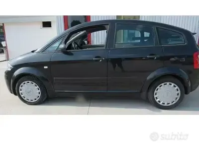 Usata Audi A2 Ambiente 75 CV (55 kW) 2001 Nero Utilitaria