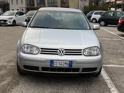 Usata VW Golf IV 101 CV (74 kW) 2002 Berlina