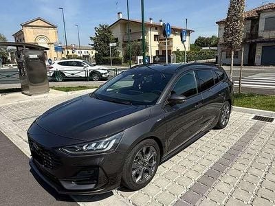 Usata Ford Focus ST-Line 120 CV (88 kW) 2022 Grigio Station wagon