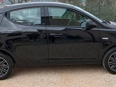 Usata Lancia Ypsilon 69 CV (50 kW) 2019 Nero Utilitaria