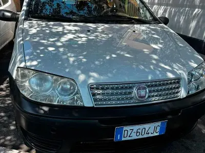Usata Fiat Punto 60 CV (44 kW) 2009 Bluazzurro Utilitaria