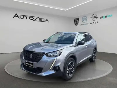 Usado Peugeot 2008 Allure 110 CV (80 kW) 2022 Gris SUV