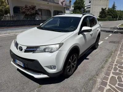 Usata Toyota RAV4 Edition 150 CV (110 kW) 2015 Bianco SUV