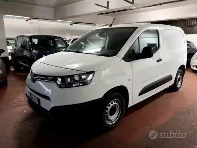 Usata Toyota Proace City City 101 CV (74 kW) 2022 Bianco Monovolume