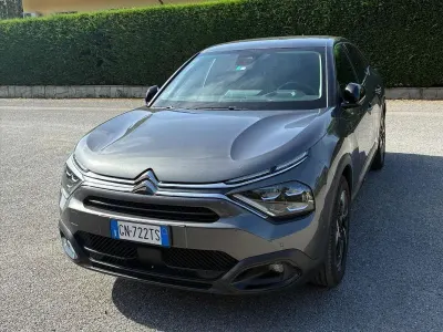 Usata Citroën C4 Shine 110 CV (80 kW) 2023 Grigio SUV