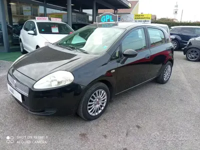 Usata Fiat Grande Punto Dynamic 65 CV (47 kW) 2008 Nero Utilitaria