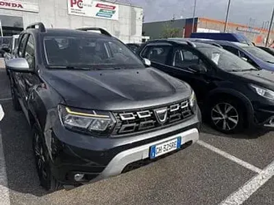 Usata Dacia Duster Journey 91 CV (66 kW) 2023 Verde SUV