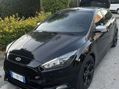 Usata Ford Focus ST 224 CV (164 kW) 2017 Berlina