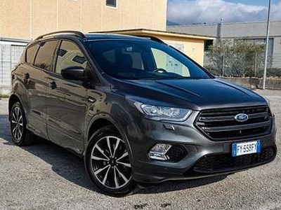 Usata Ford Kuga ST-Line 150 CV (110 kW) 2019 Grigio SUV