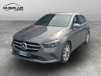 Begagnad Mercedes B180 116 HK (85 kW) 2019 Grå Minibuss