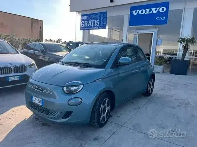 Usata Fiat 500e Passion 42 kW (58 CV) 2021 Blu Berlina