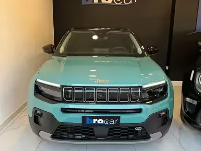 Begagnad Jeep Avenger Summit 101 HK (74 kW) 2024 Grön SUV