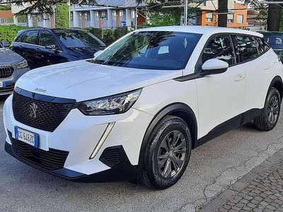 Usata Peugeot 2008 Active 102 CV (75 kW) 2021 Bianco SUV