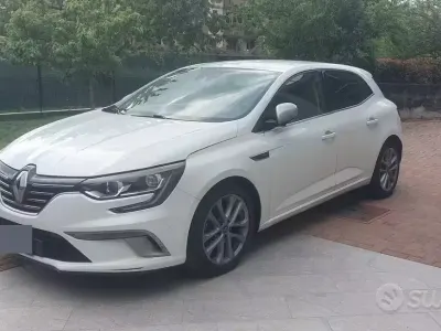Usata Renault Mégane IV 110 CV (80 kW) 2017 Bianco Berlina