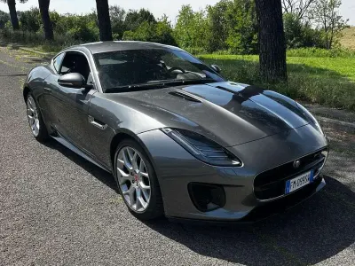 Usata Jaguar F-Type R-Dynamic 300 CV (220 kW) 2018 Grigio Coupé