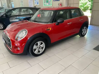 Usata Mini ONE 75 CV (55 kW) 2016 Rosso Utilitaria