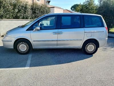 Usata Lancia Phedra 128 CV (94 kW) 2005 Grigio Monovolume