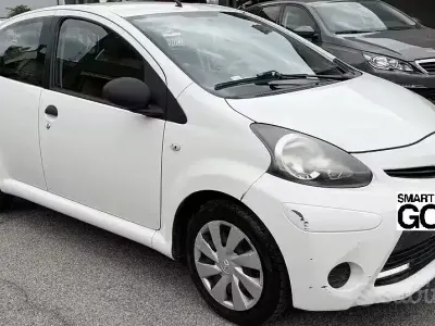 Second-hand Toyota Aygo 68 CP (50 kW) 2013 Alb Hatchback