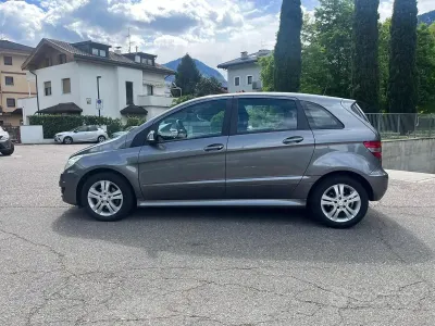 Usata Mercedes B180 109 CV (80 kW) 2010 Bluazzurro Monovolume
