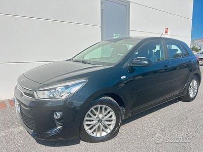 Usata Kia Rio Active 77 CV (56 kW) 2017 Nero Berlina