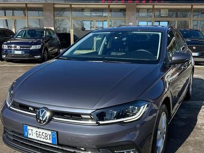 Usata VW Polo R-line 110 CV (80 kW) 2024 Grigio Utilitaria