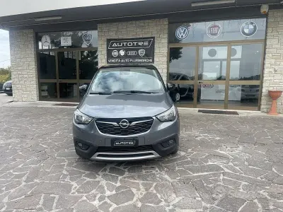 Begagnad Opel Crossland X Ultimate 99 HK (72 kW) 2017 Grå SUV