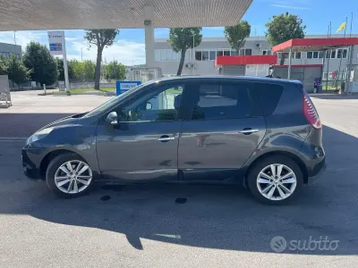Usata Renault Scénic III 110 CV (80 kW) 2011 Monovolume