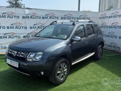 Usata Dacia Duster Lauréate 109 CV (80 kW) 2017 Grigio SUV