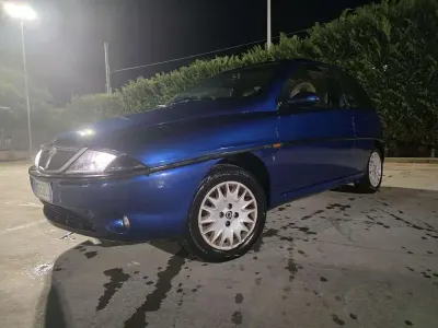 Usata Lancia Ypsilon 54 CV (39 kW) 2000 Utilitaria