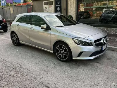 Usata Mercedes A180 109 CV (80 kW) 2016 Grigio Utilitaria