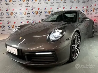 Usata Porsche 911 Carrera 4 385 CV (283 kW) 2021 Grigio Coupé