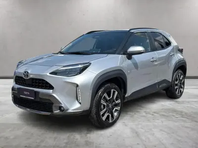 Nuova Toyota Yaris Cross Lounge 131 CV (96 kW) 2026 Grigio SUV