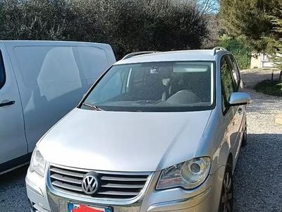 Begagnad VW Touran 109 HK (80 kW) 2009 Grå Minibuss
