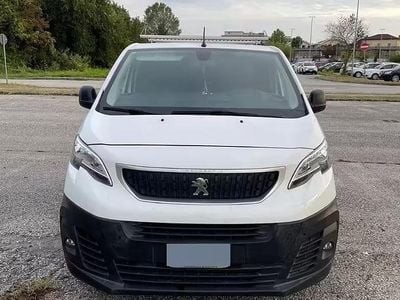 Gebraucht Peugeot Expert Premium 120 PS (88 kW) 2019 Weiß Van