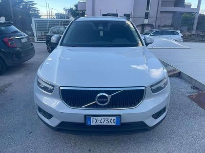 Usata Volvo XC40 Momentum 150 CV (110 kW) 2019 Bianco SUV