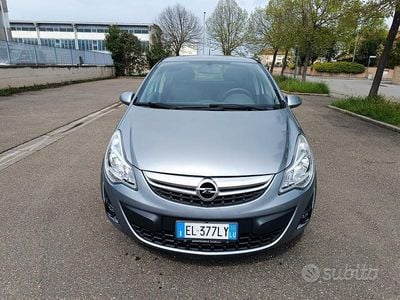 Usata Opel Corsa 95 CV (69 kW) 2012 Grigio Utilitaria