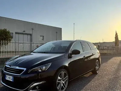 Usata Peugeot 308 SW Allure 114 CV (83 kW) 2016 Station wagon
