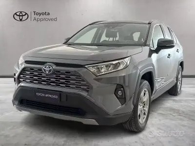 Usata Toyota RAV4 Hybrid Active 178 CV (130 kW) 2022 Grigio SUV