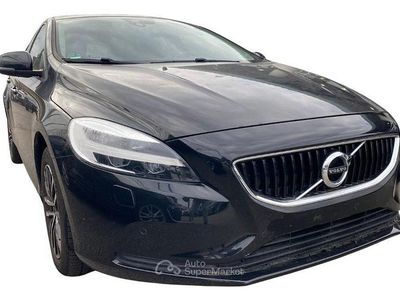Usata Volvo V40 Momentum 150 CV (110 kW) 2016 Nero Berlina
