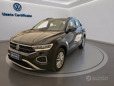 Usata VW T-Roc Life 150 CV (110 kW) 2024 Nero perla SUV