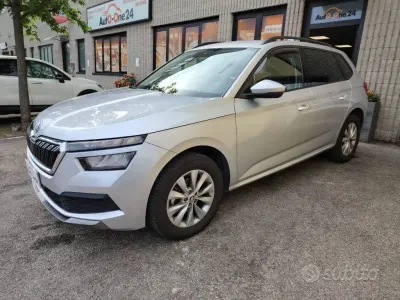 Usado Skoda Kamiq Ambition 90 CV (66 kW) 2020 Gris SUV